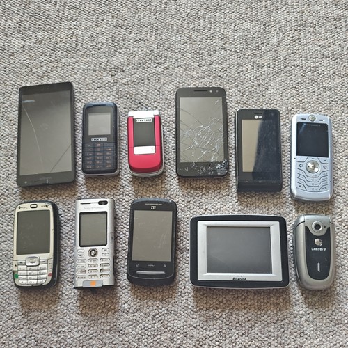 Job Lot Of 10 X mixed Mobile Phones + satnav For Spares Or Repairs Gold Recovery