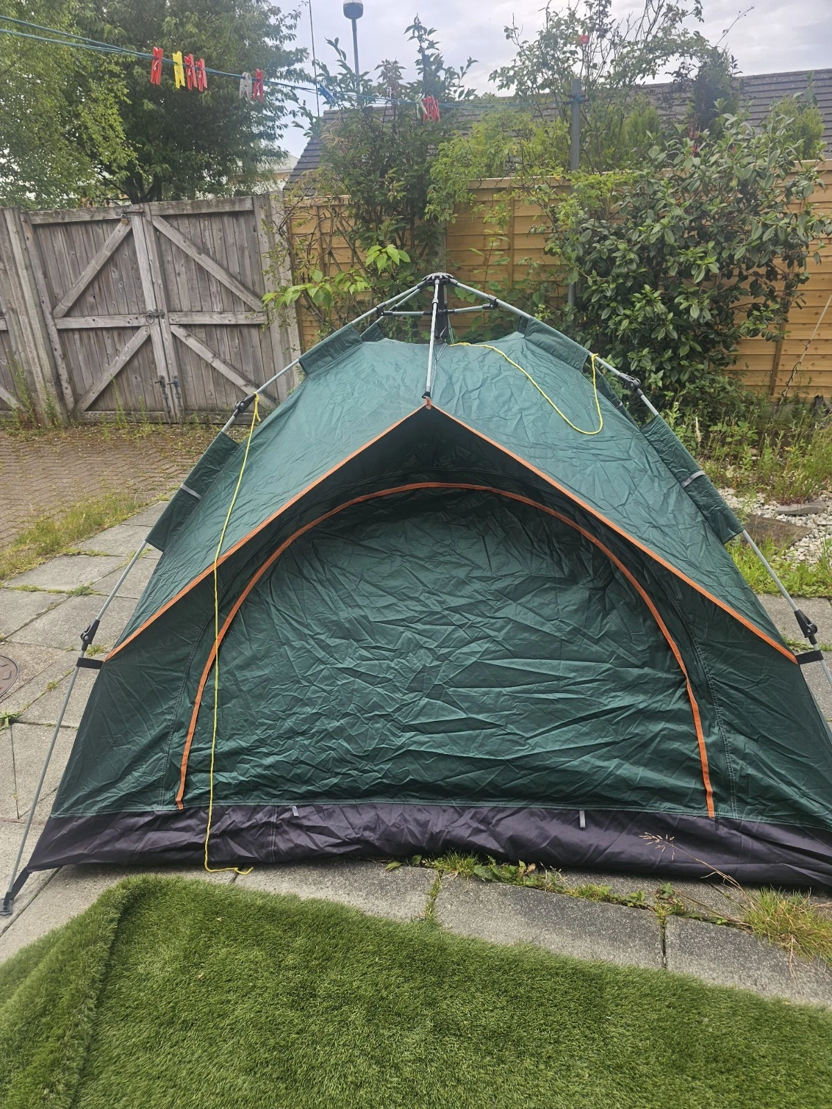 Pop-Up Hiking Tent for 1-2 People, Family-Friendly Camping