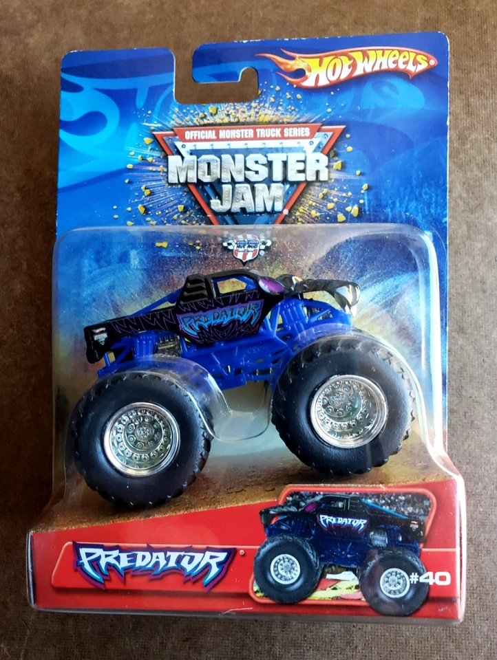 2006 Hot Wheels MONSTER JAM SERIES PREDATOR Blue Black Monster Truck Series 1:43 - Image 3 of 4