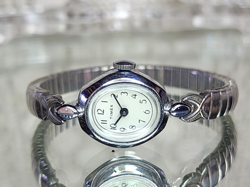 Womens Vintage Timex Watch 17mm Silver Tone Expansion Band Oval Dial Manual Wind