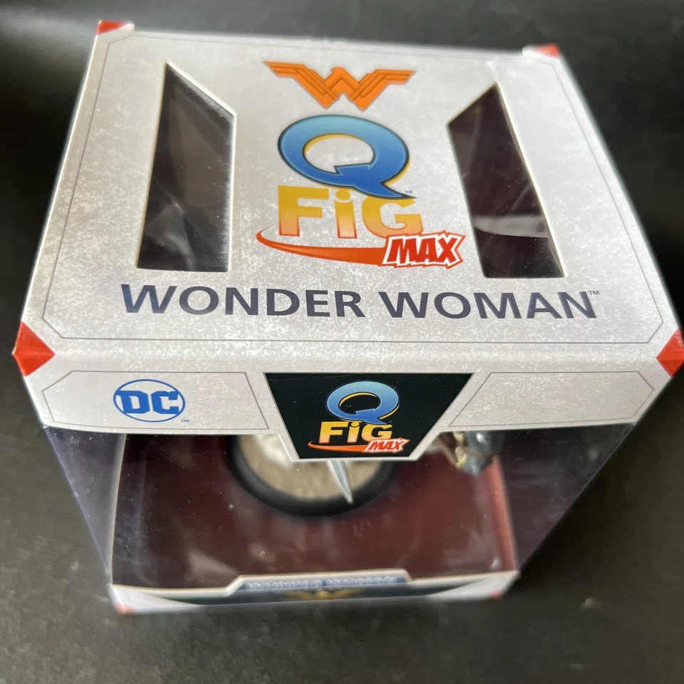Wonder Woman Q-Fig MAX Figura Superhéroe Estatua Coleccionable Nueva En Caja LC Exclusiva Foto 3 de 4
