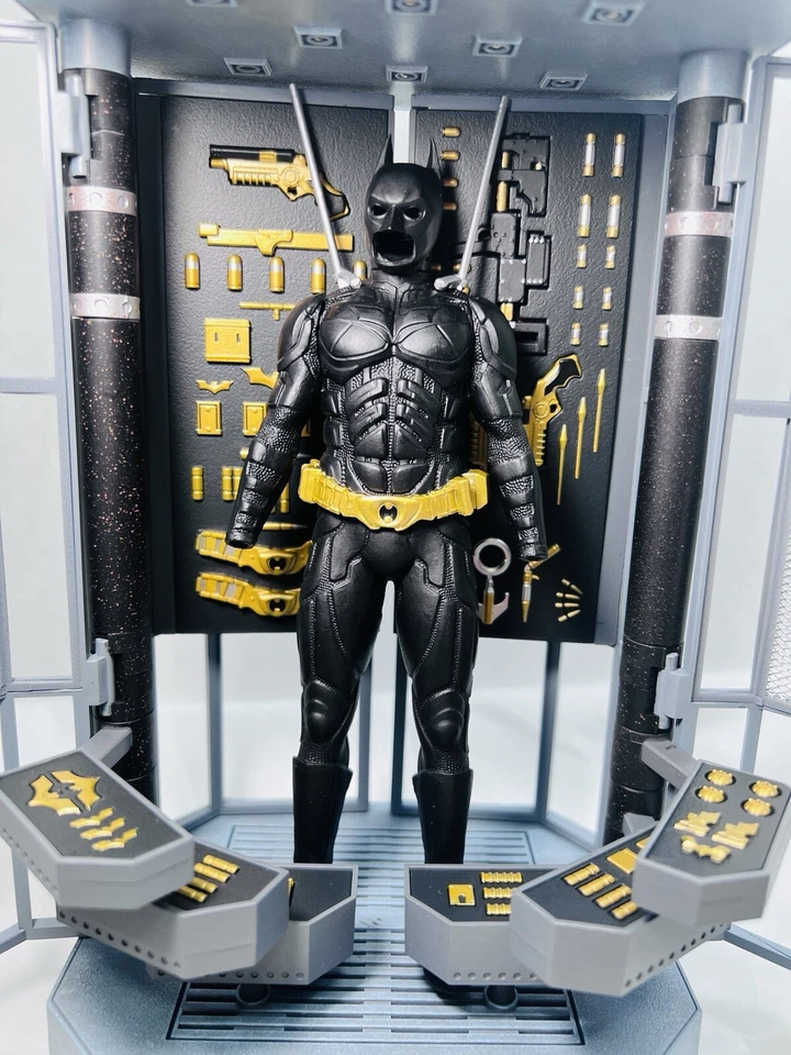 Batman Bruce Wayne Luz LED 1/12 Armería Arma Garaje Traje Extraíble Accesorio Foto 3 de 4
