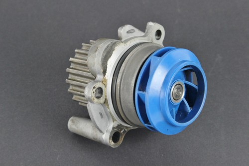 1810611S VW Passat 3C B6 2.0 TDI CBAB 140 PS Kühlmittelpumpe SKF Wasserpumpe