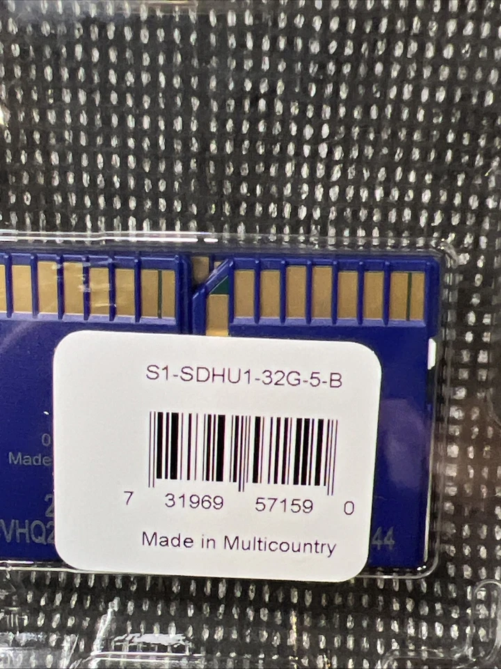 Centon 32GB SDHC Memory Card UHS1 3/Pack (S1-SDHU1-32G-5-B) S1-SDHU1-32G-5B - Image 3 of 4