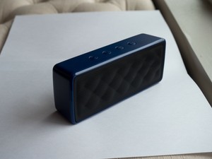 amazonbasics portable wireless bluetooth speaker