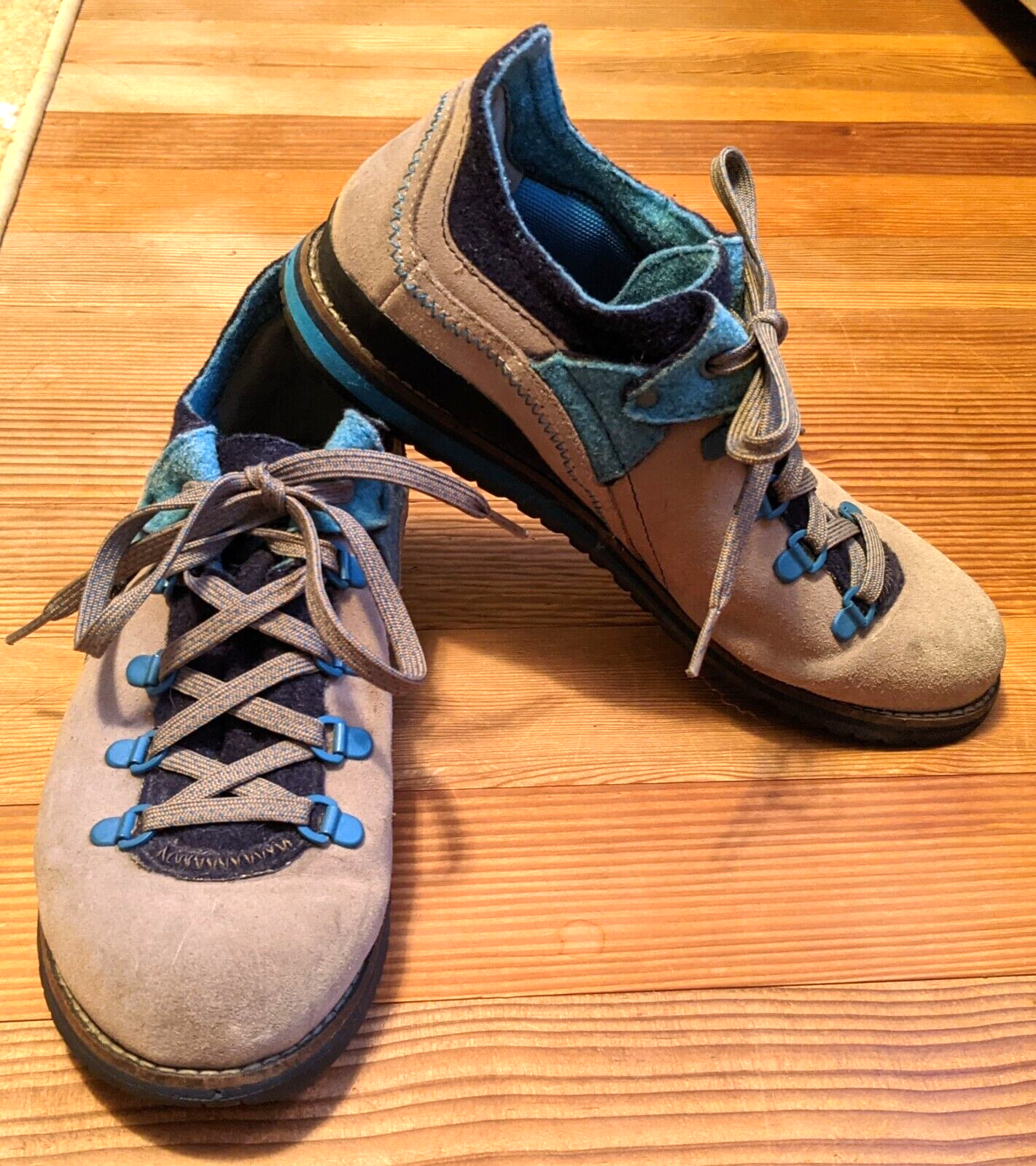 Scarpe da trail Merrell da trekking da donna taglia 9 5 pelle scamosciata marrone chiaro