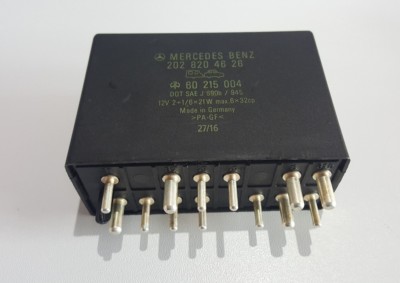 Orig Mercedes Relais Steuergerät 2028204626 Blinkgeber AHK W202 C A2028204626