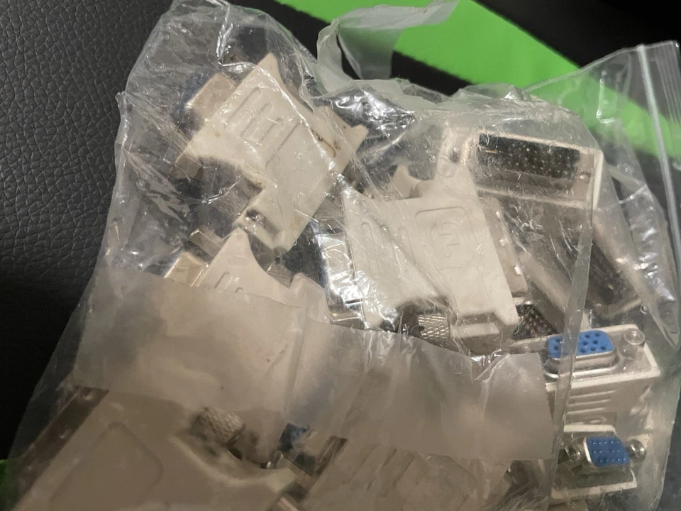 DVI-A To VGA adapters, Bulk Pack, Untested - Image 2 of 3