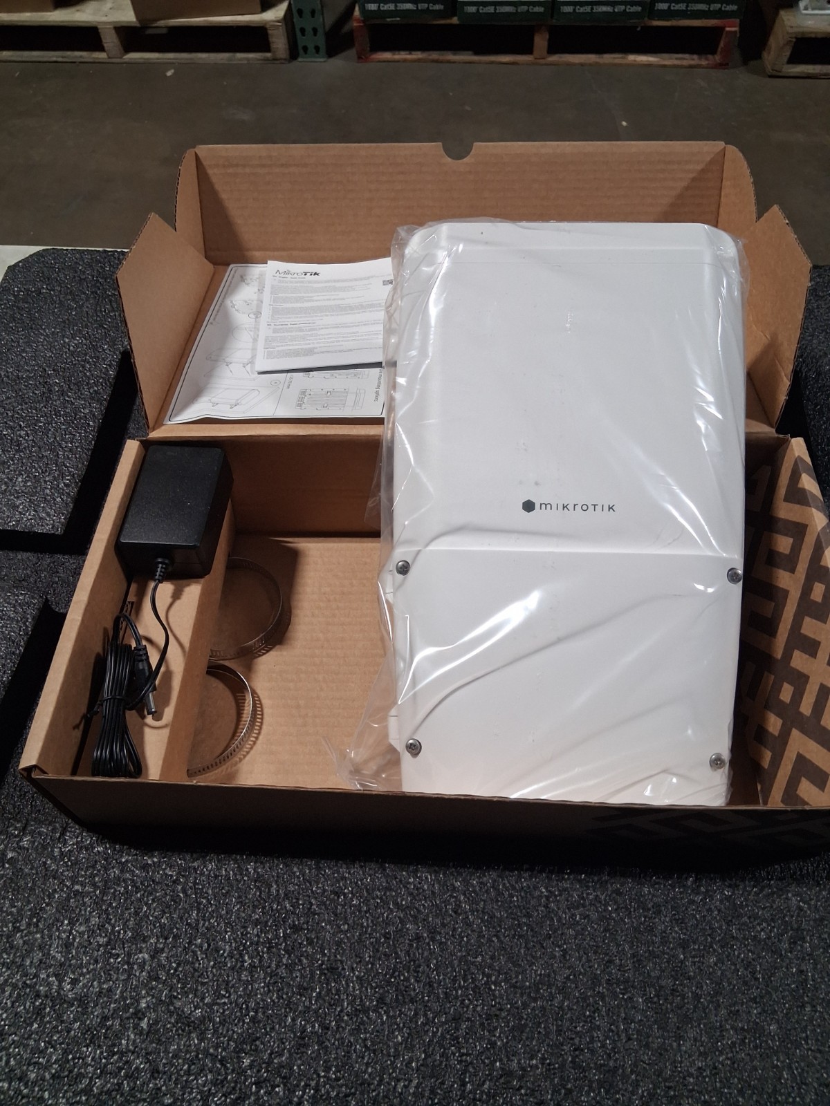 MikroTik CRS504-4XQ-OUT Outdoor 100G Switch with 4x QSFP28 New in box