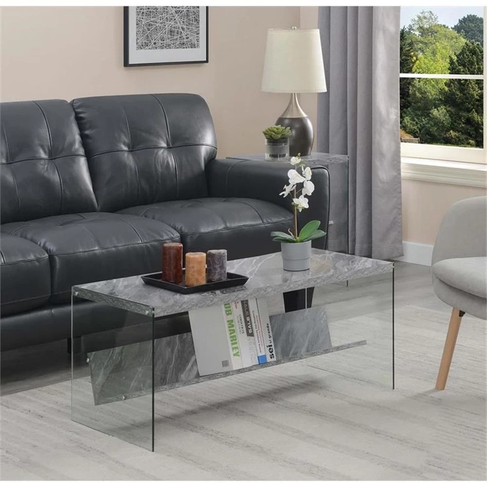 Mesa de centro Soho Convenience Concepts en madera de mármol sintético gris con lados de vidrio Foto 2 de 4
