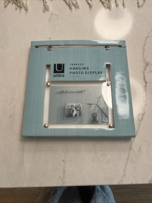 Modern UMBRA Trapeze Hanging Photo Display 4 x 6 Nickel/Glass Sleek Minimalist
