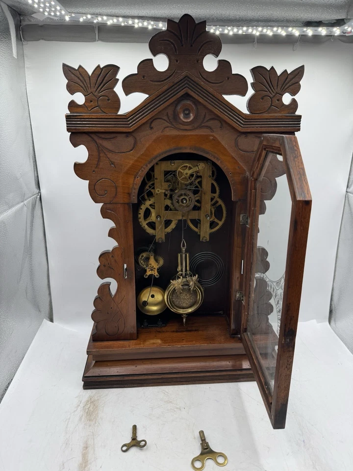 Antiguo siglo XIX. Reloj de cocina Gilbert Owl tallado en nogal 8 días/huelga Foto 2 de 4