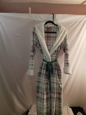 Secret Treasure Pink/gray/white Sherpa Robe NWOT