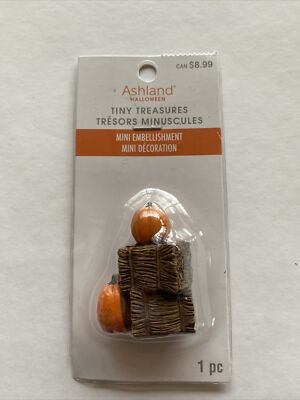 ASHLAND TINY TREASURES MINI EMBELLISHMENTS HALLOWEEN HAY BALES WITH PUMPKINS 