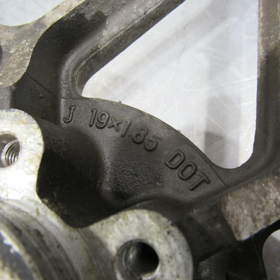 1979 1980 SUZUKI GS450 GS 450 L FRONT WHEEL RIM GS550 GS750 GS1000  GS650 - Image 3 of 4