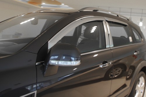 Autoclover Chrome weather shields for 2006 ~ 2017 Holden Captiva 7 Series I & II - Picture 5 of 12