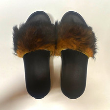 UGG Women s Royale Slide Black/Brown Fur Slide US 10