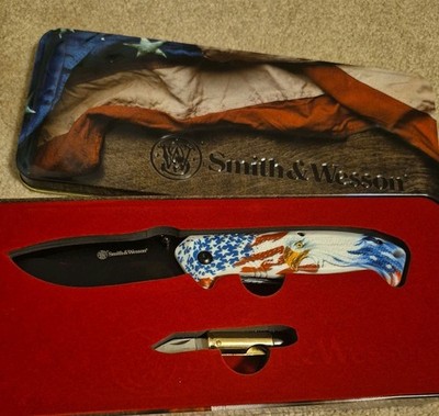 SMITH WESSON KNIFE SET & BOX BALD EAGLE AND BULLET