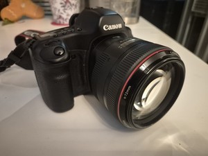 Canon EF 85mm II F1.2 L USM.