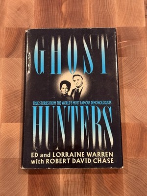 Ghost Hunters Ed & Lorraine Warren Hardcover 1989 