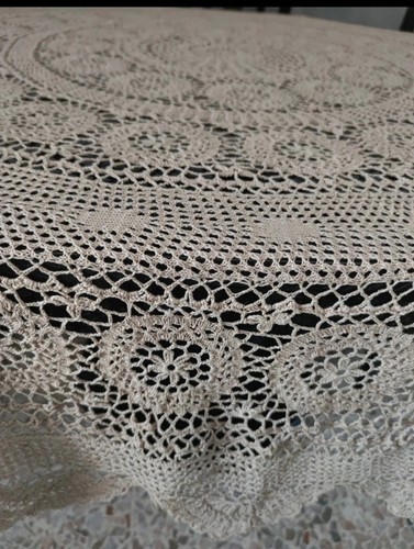 Meravigliosa Tovaglia Rotonda Realizzata Interamente A Mano Con Uncinetto - Afbeelding 10 van 10