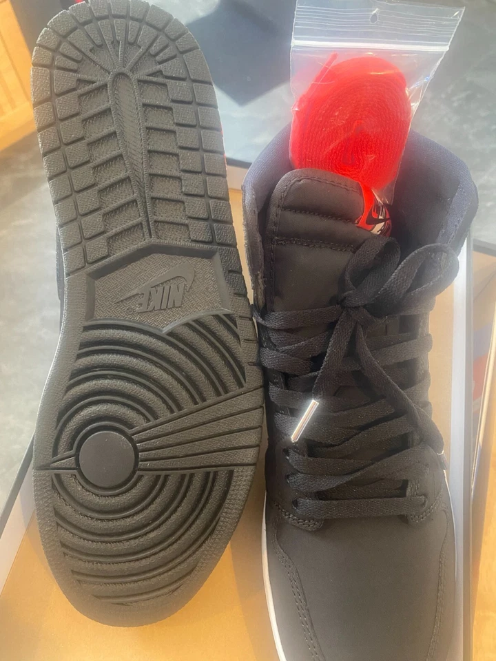 Talla 11 - Paris Saint-Germain x Air Jordan 1 Retro OG High Paris Saint-Germain Foto 2 de 4