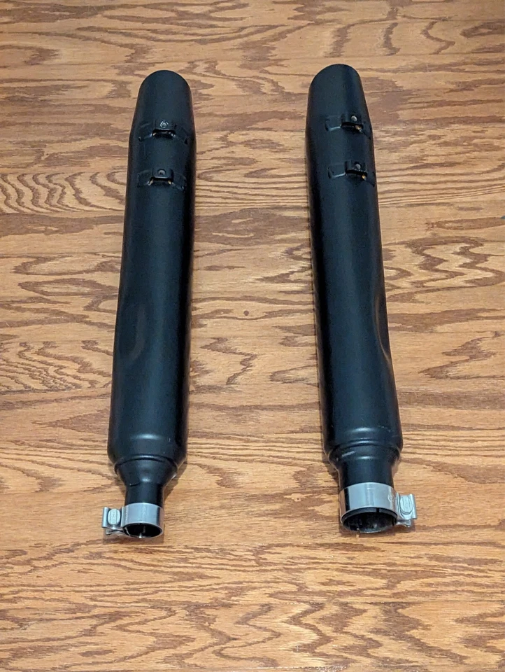 Silenciador de escape Harley Davidson Road Glide 2024 - OEM excelente estado Foto 2 de 4