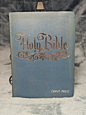 Vintage 1975 Holy Bible Southeastern Edition Giant Print