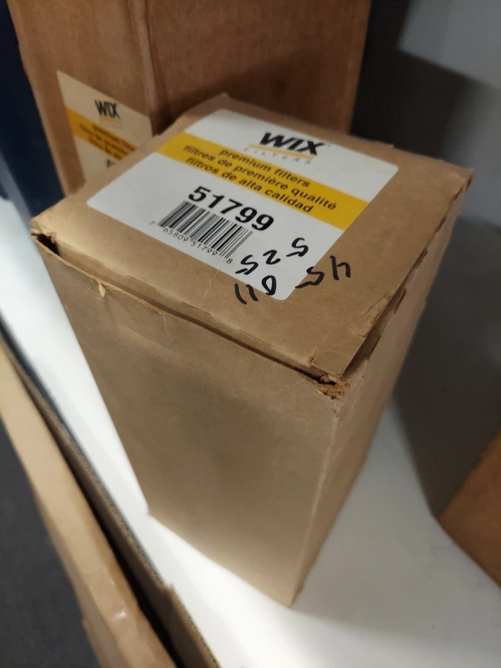 WIX 51799 Engine Oil Filter For Select 93-16 IC Corporation International Models - Image 2 of 2