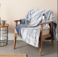 Cozee Home Print Faux Fur and Velvetsoft Throw with 9 Heat Settings - Blue - New