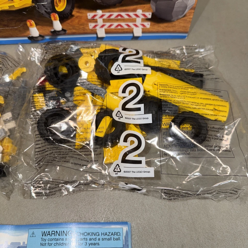 LEGO City: Dump Truck (7631) New Open Box Vintage - Image 4 of 4