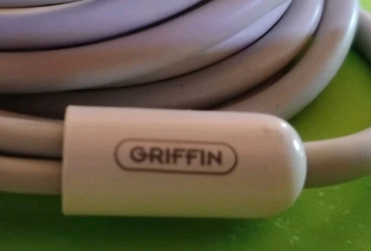 OEM Griffin AV Composite Audio Video RCA Cable Adapter For Apple iPhone 3GS/4/4S - Изображение 3 из 3