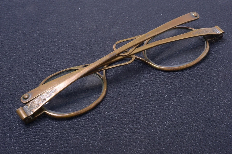 ✅ APLICACIÓN GAFAS LECTURA OVALADAS LATÓN ANTIGUO +-1800. +1,5 DIOPTRÍAS Foto 3 de 4