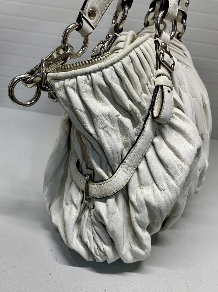 Bolso de cuero recogido Coach Madison blanco roto/marfil talla mediana ($375) Foto 4 de 4