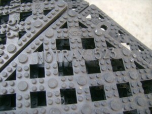 12" x 12" Drainage Vinyl Raised Diamond Interlocking Tile Floor Mat - Black