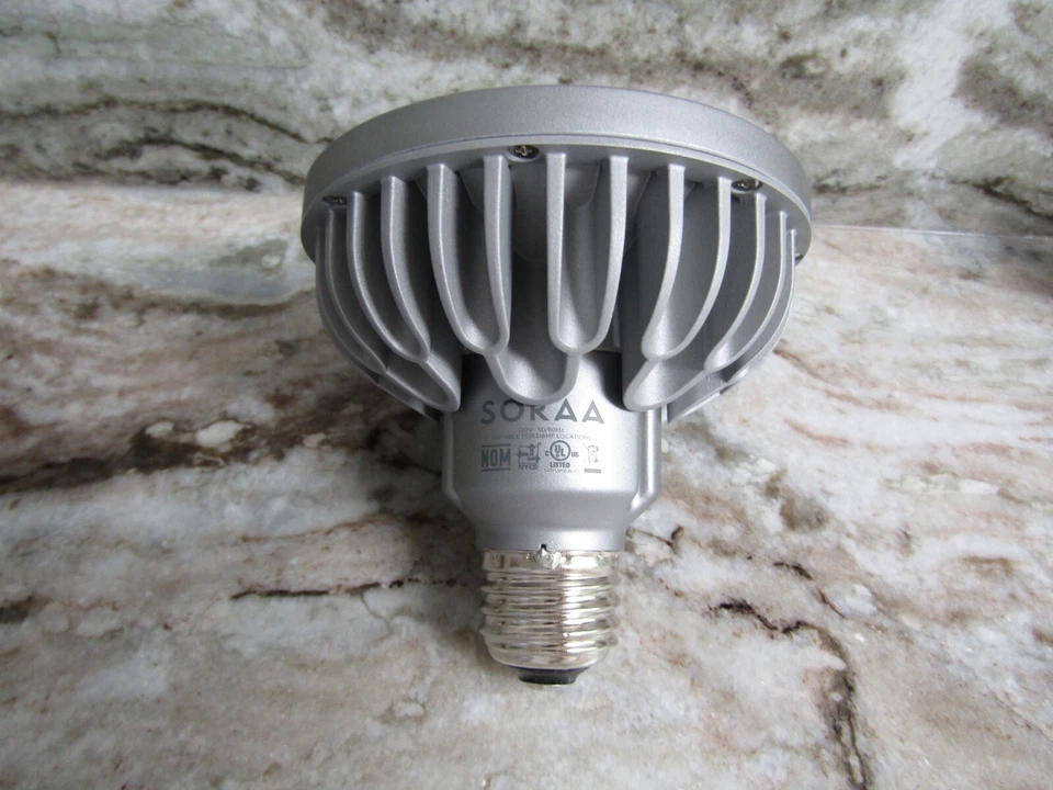 SORAA 18.5W LED PAR30S 3000K 36 DEGREE - E26 BASE by BULBRITE - Image 4 of 4