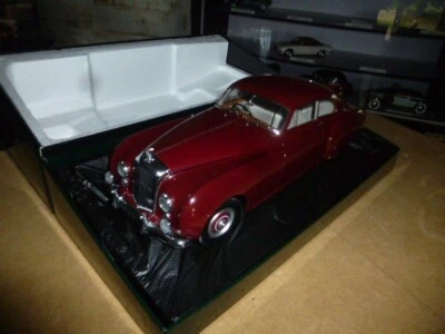 BENTLEY CONTINENTAL TYPE R 1954 MINICHAMPS 1/18 - Photo 1/4