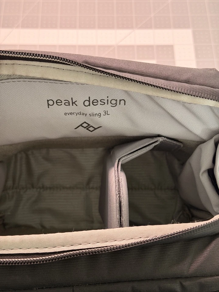 Peak Design Everyday Sling/Camera Bag - Preto, 3L; Levemente usado, excelente estado. - Imagem 3 de 4