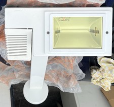 IGuzzini 5335 Lampada a Sbalzo da parete orientabile per Esterno. Riman. Magazz.