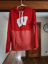 Wisconsin Badgers Hoodie Mens Medium Red Hooded Sweatshirt EUC Red 