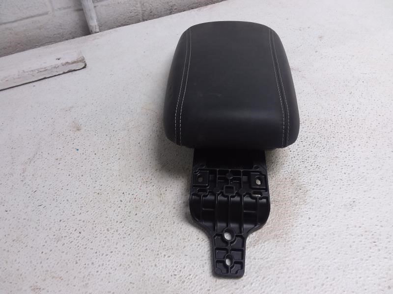 2023 MASERATI GRECALE Center Console Black Leather Armrest OEM 