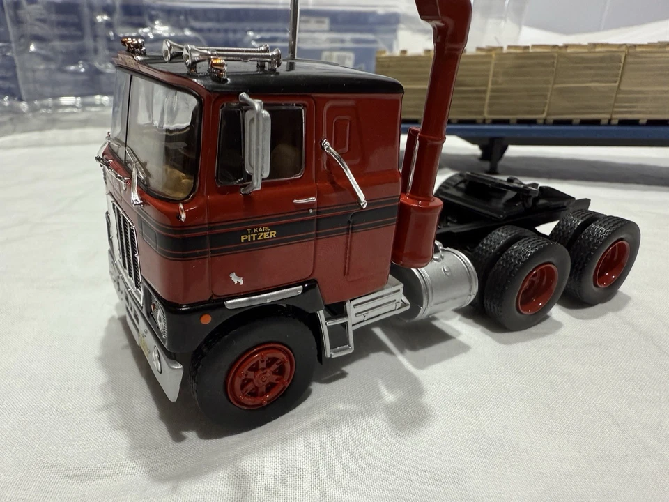 Camion Americani 1:43 DeAgostini Mack Serie F 1973 Pari al Nuovo No Italeri - Immagine 2 di 4