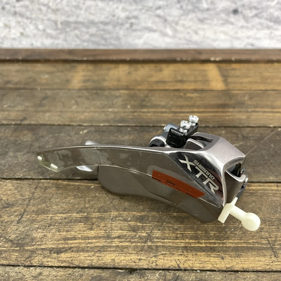 Vintage Shimano XTR FD-M950 Front Derailleur NOS 1 1/4 31.8mm Top Pull Japan - Image 2 of 4