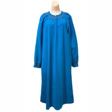 Vanity Fair Womens Vintage Embroidered Smocked Robe Medium House Coat Blue USA