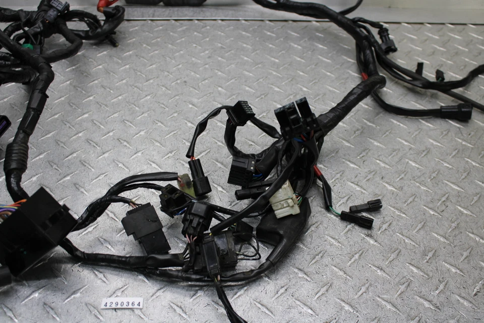 Triumph Bonneville T100 2010 arnés de cableado correr video Foto 3 de 4