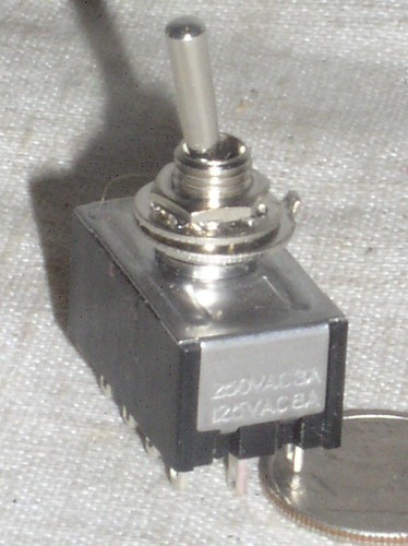 NEW MINI TRAIN TOGGLE 4PDT 4P2T ON-ON 4 POLE MULTI POLE SWITCH 125 V 6 AMPS USA - Picture 8 of 10