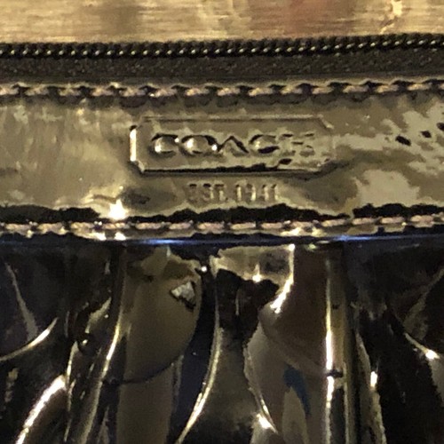 Women's COACH Black Vinyl Cosmetic Pouch / Wristlet / Wallet - Same Day Shipping - Afbeelding 6 van 9