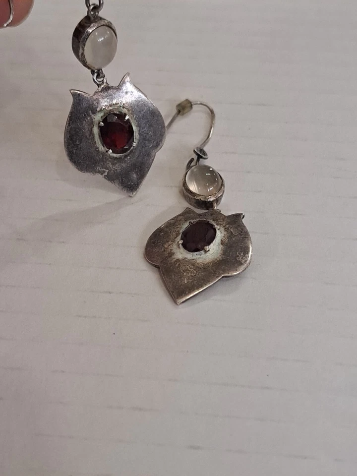Pendientes de plata de ley 925 con piedras preciosas de luna y granate del suroeste Foto 2 de 4