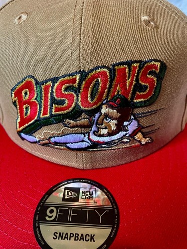 Buffalo Bisons MiLB NEW ERA 9FIFTY KHAKI/ROT DRUCKKNOPFLASCHE OSFM AUTHENTISCHE MÜTZE/KAPPE NEU MIT ETIKETT - Bild 3 von 4