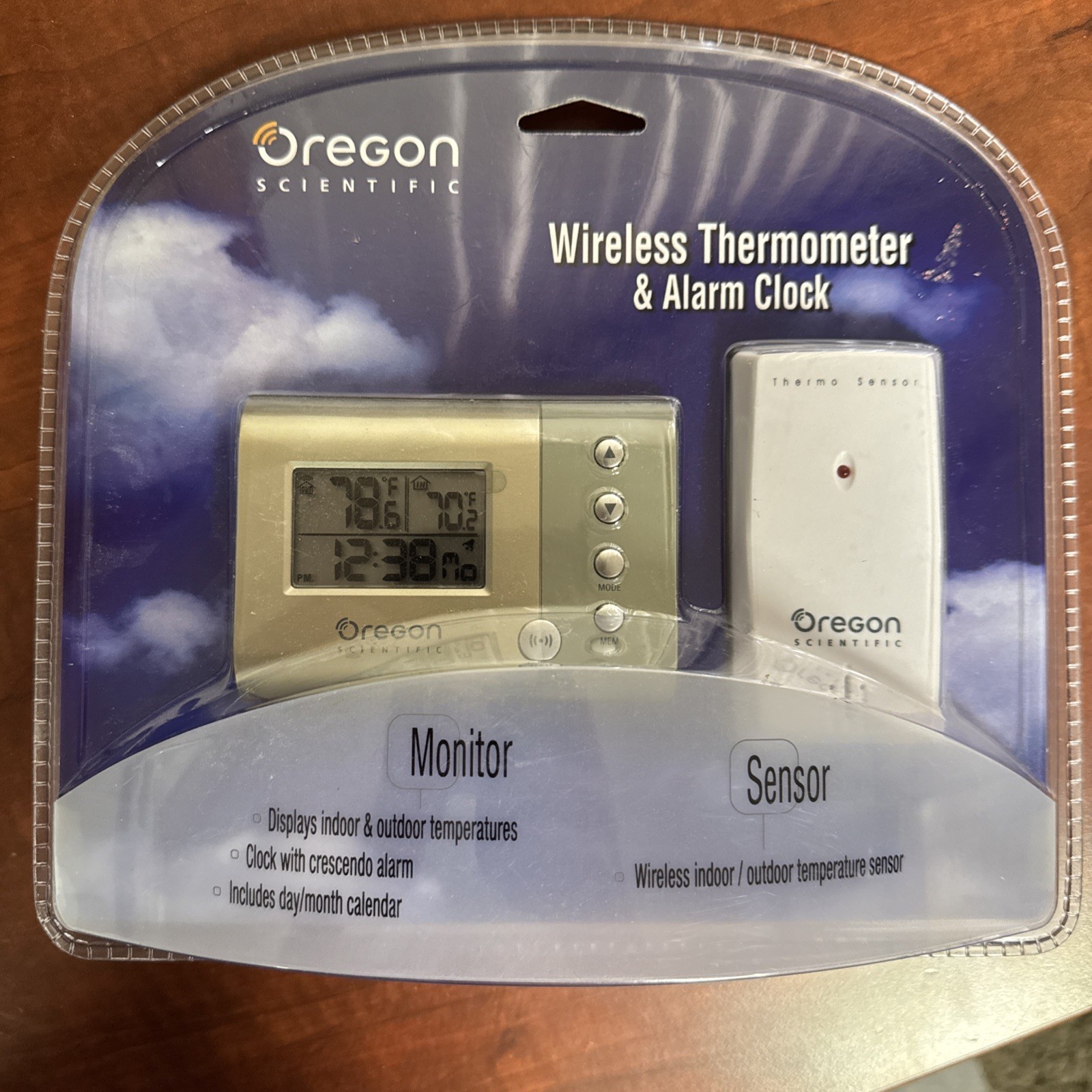 New Oregon Scientific Wireless Thermometer&Alarm Clock Indoor/Outdoor RAR601